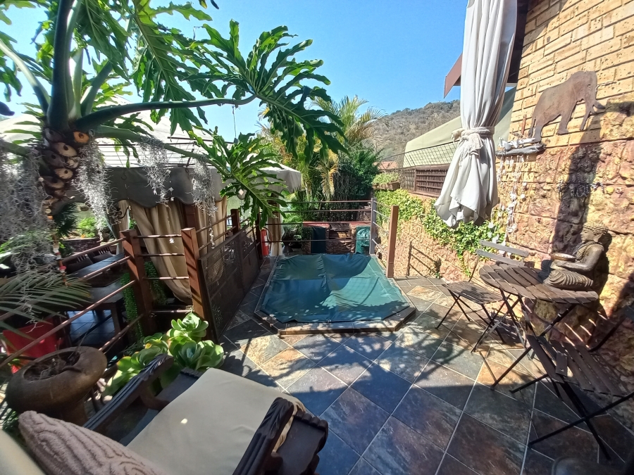 2 Bedroom Property for Sale in Safari Gardens North West